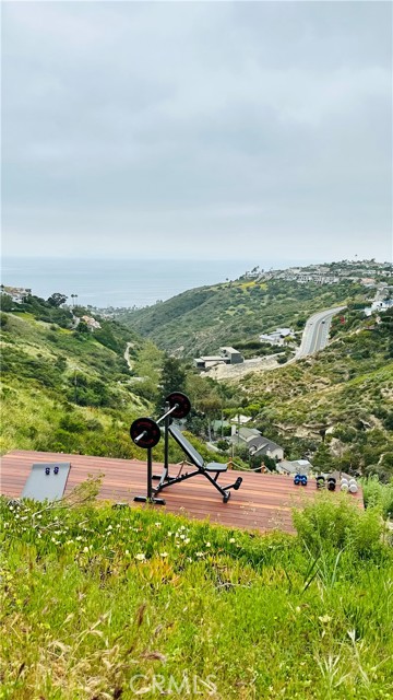 2516 Temple Hills Drive, Laguna Beach CA: https://media.crmls.org/medias/5cfcb276-cf75-457c-98dc-2fab2b985c83.jpg