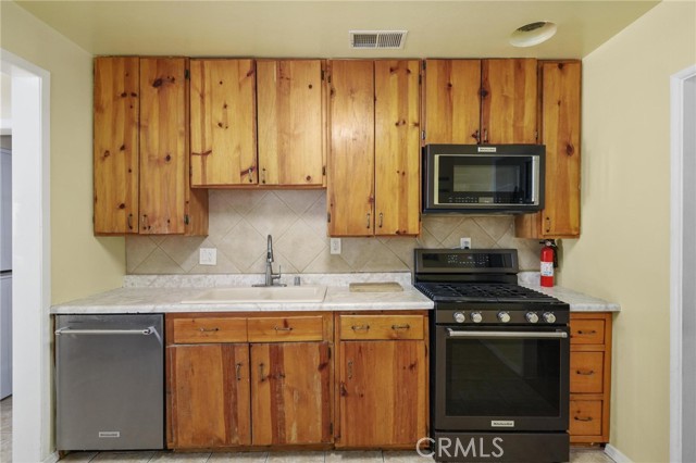 Detail Gallery Image 15 of 54 For 13112 Dalwood Ave, Norwalk,  CA 90650 - 4 Beds | 2 Baths