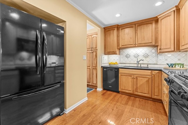 Detail Gallery Image 12 of 37 For 8212 Reading Ave, Los Angeles,  CA 90045 - 3 Beds | 1/1 Baths