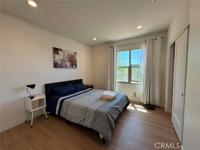 Detail Gallery Image 8 of 16 For 200 Augustine, Irvine,  CA 92618 - 4 Beds | 3/1 Baths