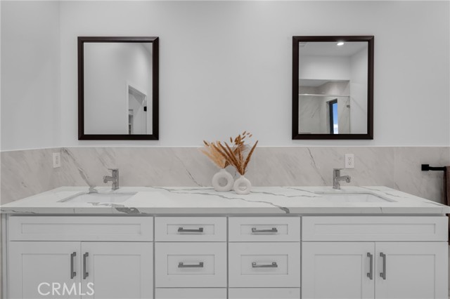 5196 Orange Place, Los Angeles CA: https://media.crmls.org/medias/5cffa05e-6b31-4109-a0ba-042ad356eba6.jpg