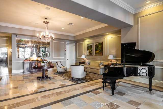 Detail Gallery Image 3 of 41 For 305 Caruso, Glendale,  CA 91210 - 2 Beds | 3 Baths