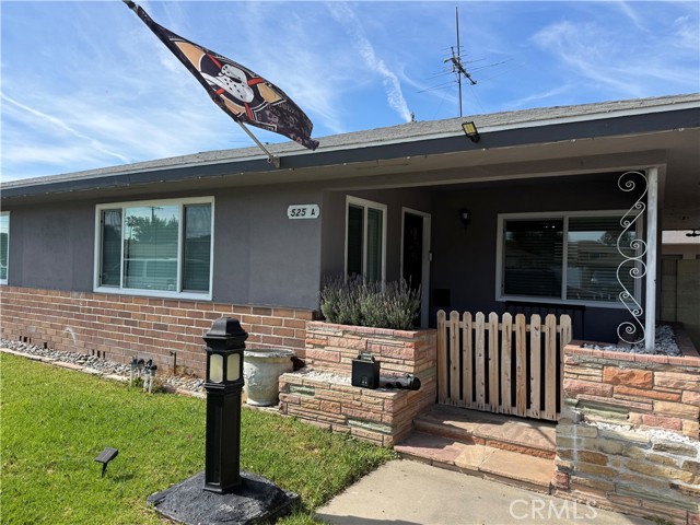 Detail Gallery Image 2 of 16 For 525 W Hampshire Ave, Anaheim,  CA 92805 - 5 Beds | 3 Baths