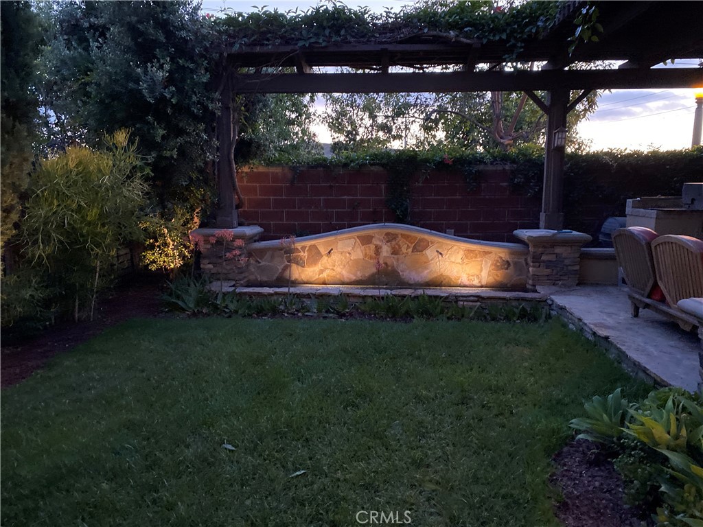 https://media.crmls.org/medias/5d012197-f56e-4569-a66e-d84380344a4d.jpg?preset=X-Large