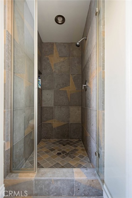 Detail Gallery Image 11 of 38 For 615 7th Street, Huntington Beach,  CA 92648 - 4 Beds | 4/1 Baths