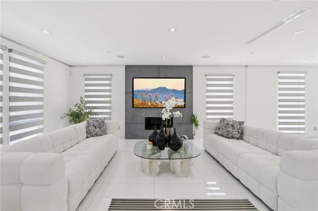 Detail Gallery Image 14 of 73 For 23670 Park Andorra, Calabasas,  CA 91302 - 4 Beds | 4/1 Baths