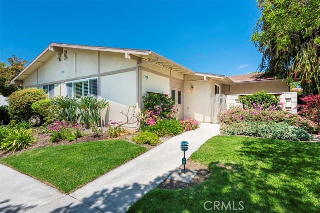 Detail Gallery Image 3 of 27 For 703 Ave Sevilla #C,  Laguna Woods,  CA 92637 - 2 Beds | 2 Baths