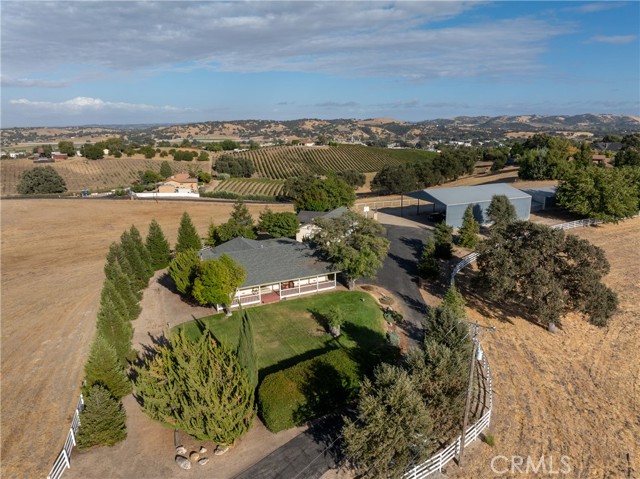 Detail Gallery Image 10 of 75 For 2120 Claassen Ranch Ln, Paso Robles,  CA 93446 - 3 Beds | 2 Baths