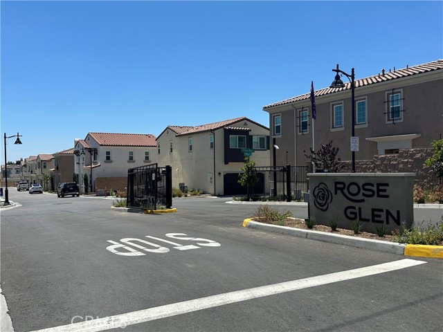 409 Verna Street, Upland CA: https://media.crmls.org/medias/5d03227b-1c46-4d24-8d81-03ffaad12faa.jpg