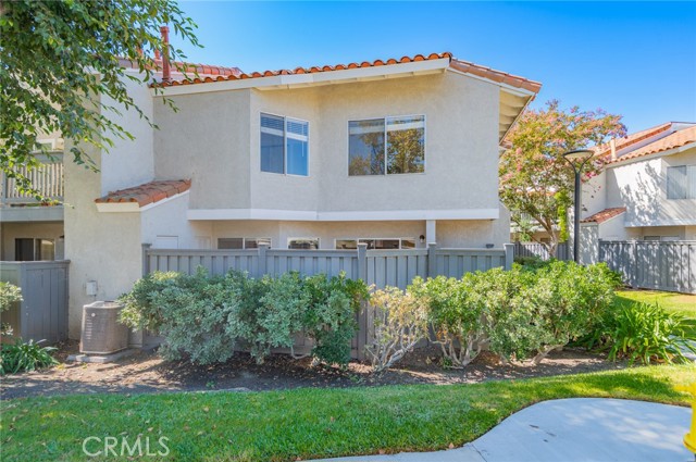 292 Lemon Grove, Irvine CA: https://media.crmls.org/medias/5d037b2f-98fe-4427-8f24-e965d6b42a84.jpg