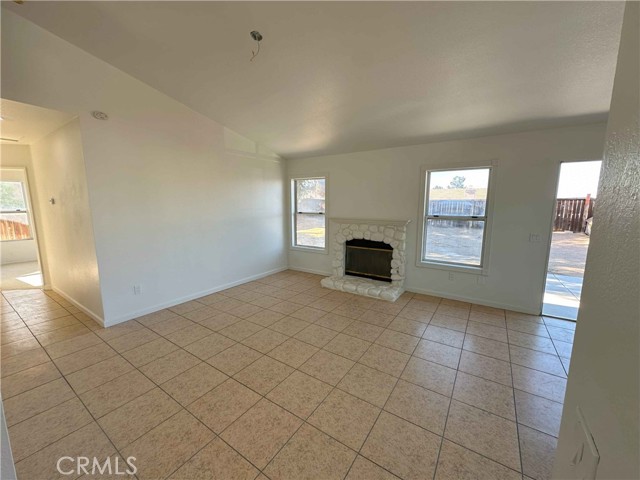 Detail Gallery Image 9 of 26 For 11390 Addison St, Adelanto,  CA 92301 - 3 Beds | 2 Baths