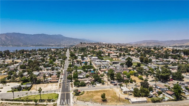 120 W Heald Avenue, Lake Elsinore CA: https://media.crmls.org/medias/5d03adc7-6c74-4fcc-9533-655d7e7139ae.jpg
