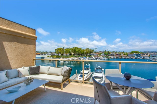 621 Lido Park Drive, Newport Beach CA: https://media.crmls.org/medias/5d03d66a-34a2-4b11-8328-6353c6a7d691.jpg