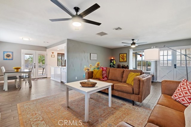 58676 Sunflower Drive, Yucca Valley CA: https://media.crmls.org/medias/5d049d03-c715-456a-8560-42c23a47e4e0.jpg