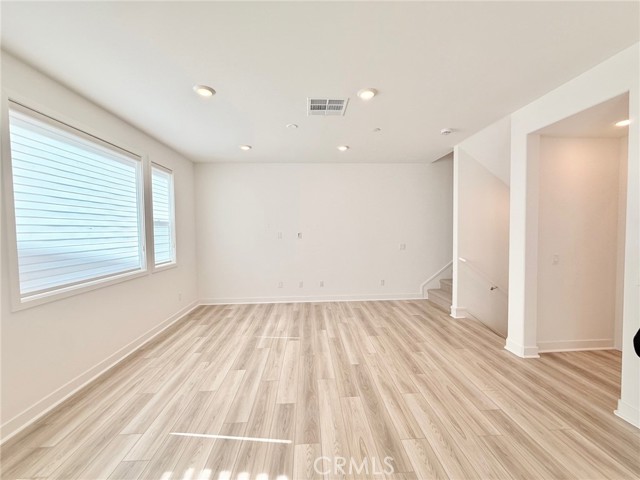 Detail Gallery Image 10 of 32 For 1677 W Lincoln #103,  Anaheim,  CA 92801 - 2 Beds | 2/1 Baths