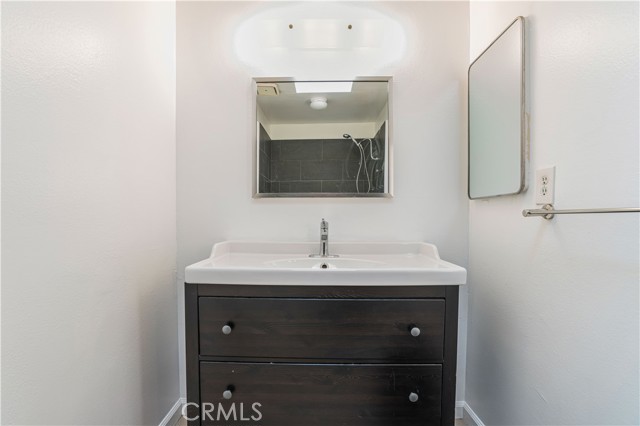 11138 Aqua Vista Street, Studio City CA: https://media.crmls.org/medias/5d053e60-1ec9-4936-94db-427e76ad7b79.jpg
