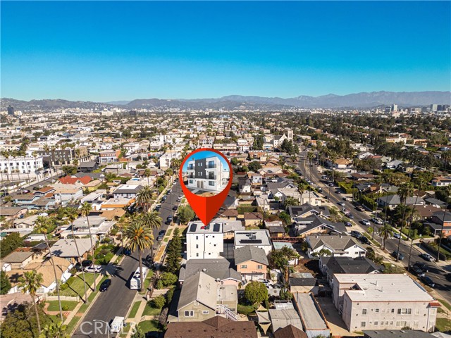 Detail Gallery Image 7 of 27 For 2002 Hillcrest Dr, Los Angeles,  CA 90016 - 4 Beds | 4 Baths