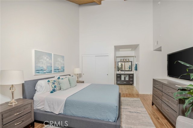 1655 Greenfield AVE Unit: 14