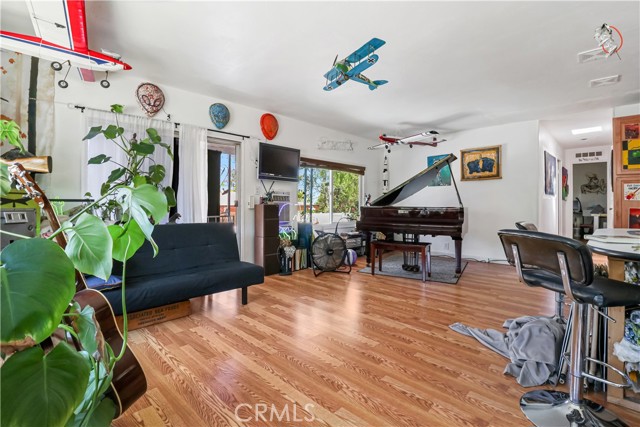 Detail Gallery Image 8 of 20 For 4201 Topanga Canyon Bld #189,  Woodland Hills,  CA 91364 - 2 Beds | 2/1 Baths