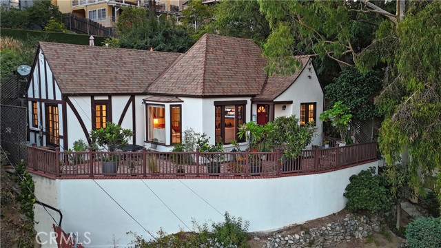 Detail Gallery Image 2 of 25 For 641 Canyon Dr, Glendale,  CA 91206 - 2 Beds | 1 Baths