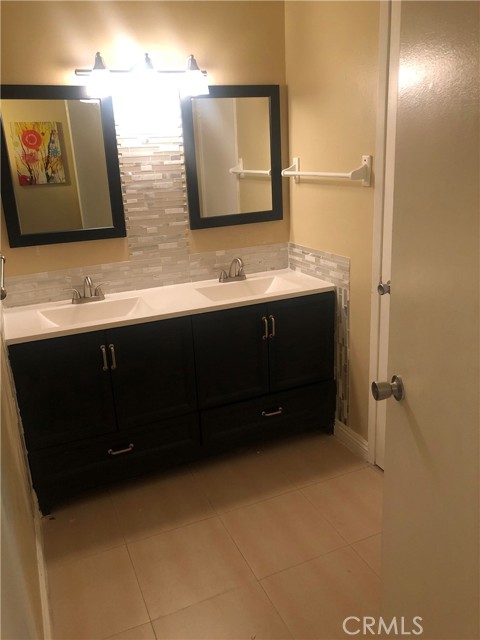 Detail Gallery Image 8 of 12 For 8601 International Ave #236,  Canoga Park,  CA 91304 - 2 Beds | 1 Baths