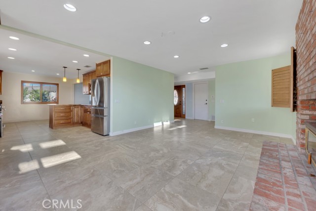 18665 Pad Court, Newhall CA: https://media.crmls.org/medias/5d08bc8f-d21e-4b67-a659-2d57e196c6f1.jpg