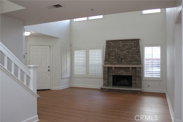 563 E City Court, Anaheim CA: https://media.crmls.org/medias/5d09eb3d-2764-4162-980a-2108e3391f84.jpg