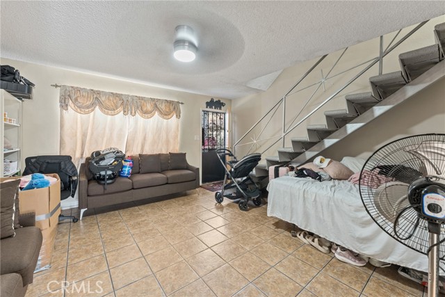 Detail Gallery Image 16 of 38 For 6118 S Main, Los Angeles,  CA 90003 - 6 Beds | 3/2 Baths