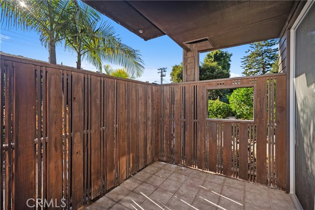 339 Cypress Drive, Laguna Beach CA: https://media.crmls.org/medias/5d0acf6f-3855-4224-b808-f9d319ab91c7.jpg