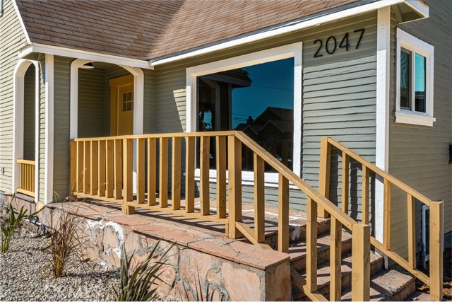 2047 West 78th photo 3