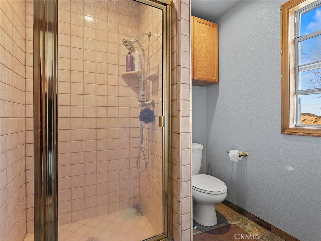 https://media.crmls.org/medias/5d0baf5d-4538-49d7-9d18-48f276598c04.jpg?preset=X-Large