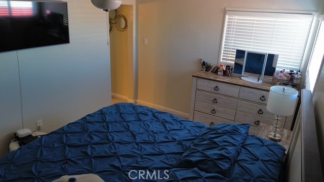 https://media.crmls.org/medias/5d0be229-2480-45ce-a298-413fb6a6b077.jpg?preset=X-Large