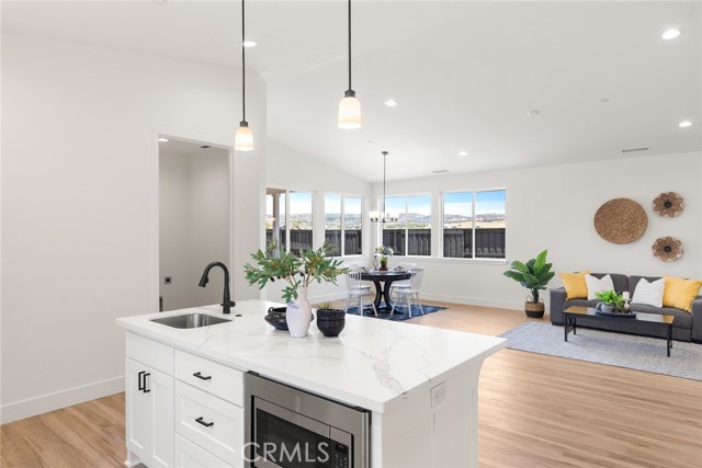 Detail Gallery Image 7 of 20 For 9 Harkness Court, Chico,  CA 95973 - 3 Beds | 2/1 Baths