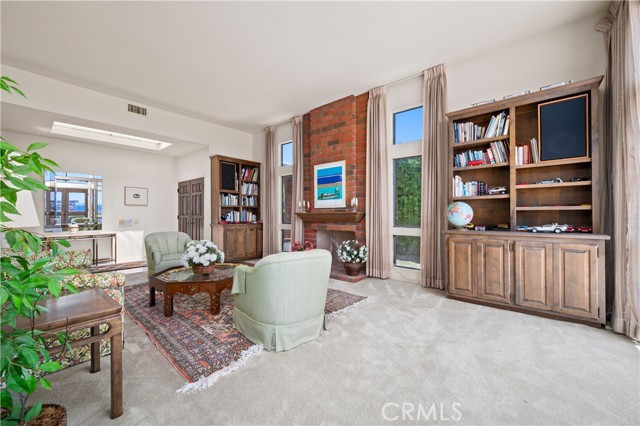 21 Beachcomber Drive, Corona del Mar CA: https://media.crmls.org/medias/5d0c3df0-9957-4fc4-a223-20d2edd8c6ca.jpg