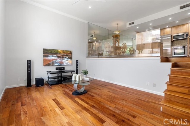 Detail Gallery Image 3 of 30 For 23401 Park Sorrento #55,  Calabasas,  CA 91302 - 2 Beds | 2 Baths