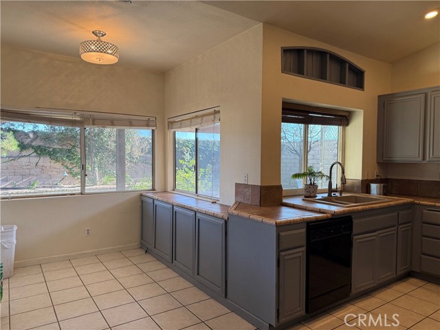 12997 San Lucas Drive, Victorville CA: https://media.crmls.org/medias/5d0c9d57-b953-406e-8fad-9ad1ed51dcf1.jpg
