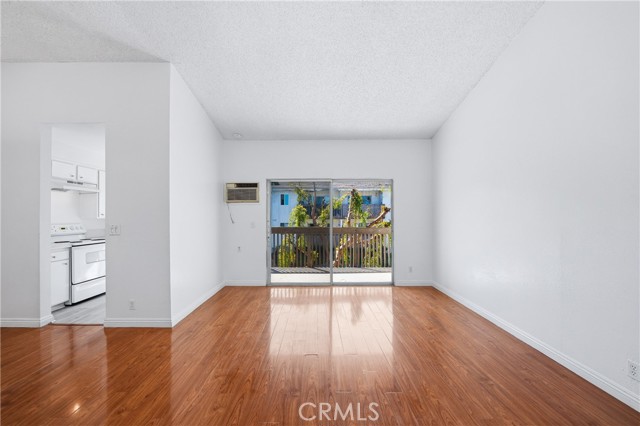 Detail Gallery Image 12 of 27 For 1661 Neil Armstrong #231,  Montebello,  CA 90640 - 1 Beds | 1 Baths