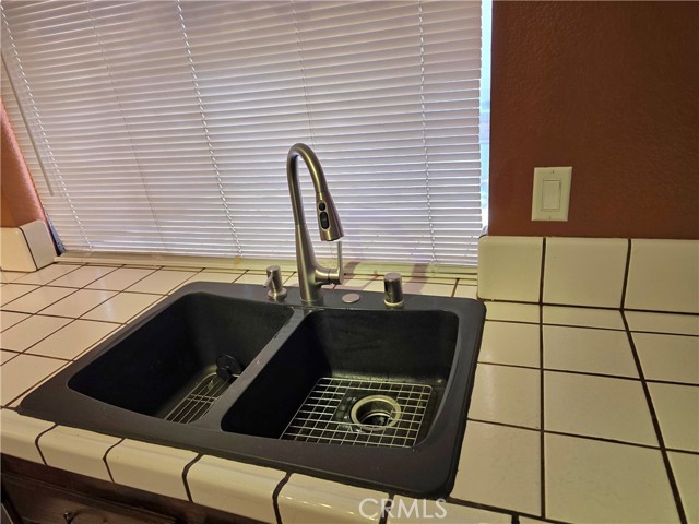 15481 Chaparral Street, Victorville CA: https://media.crmls.org/medias/5d0d69fb-7812-4b80-a5e3-3e54b8844985.jpg