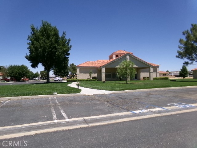 Detail Gallery Image 8 of 9 For 19348 Birdie Way, Apple Valley,  CA 92308 - – Beds | – Baths