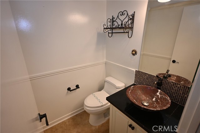 Detail Gallery Image 14 of 31 For 12321 Glacier Cir, Los Alamitos,  CA 90720 - 3 Beds | 2/1 Baths