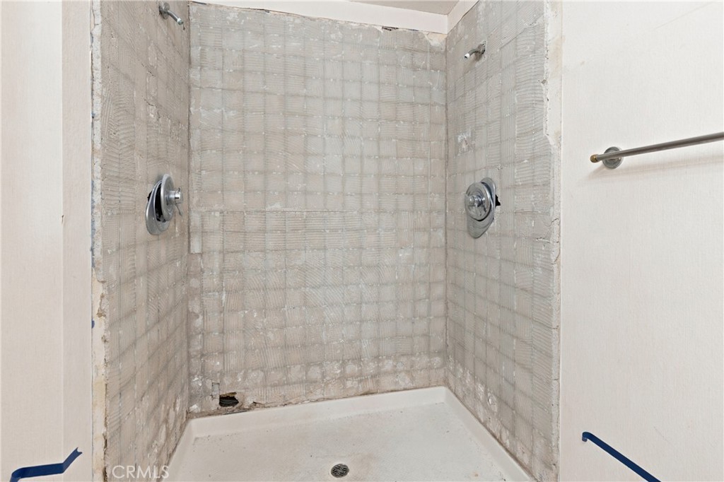 https://media.crmls.org/medias/5d0dbb41-a515-4325-bc82-ce73dc5391bc.jpg?preset=X-Large