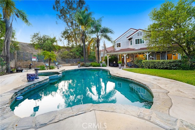 3866 Hunter Crest Court, Moorpark CA: https://media.crmls.org/medias/5d0de960-d9de-4b3a-a4e5-54c2f495a05e.jpg