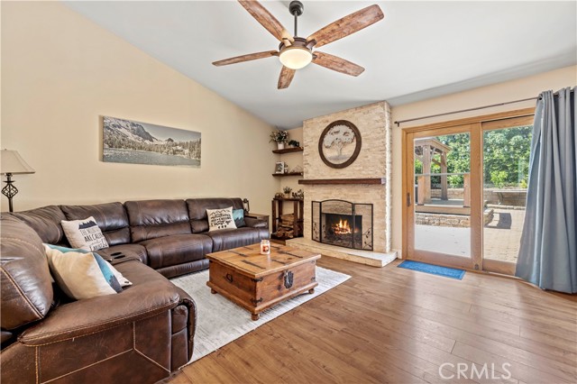 26927 Cuatro Milpas Street, Valencia CA: https://media.crmls.org/medias/5d0e1239-6123-432b-8263-3113443496b3.jpg