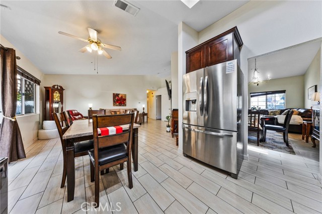 Detail Gallery Image 5 of 15 For 15705 Navaja Cir, Moreno Valley,  CA 92551 - 4 Beds | 2 Baths