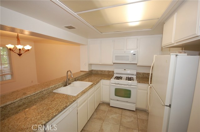Detail Gallery Image 3 of 12 For 89 Greenfield #64,  Irvine,  CA 92614 - 2 Beds | 1 Baths