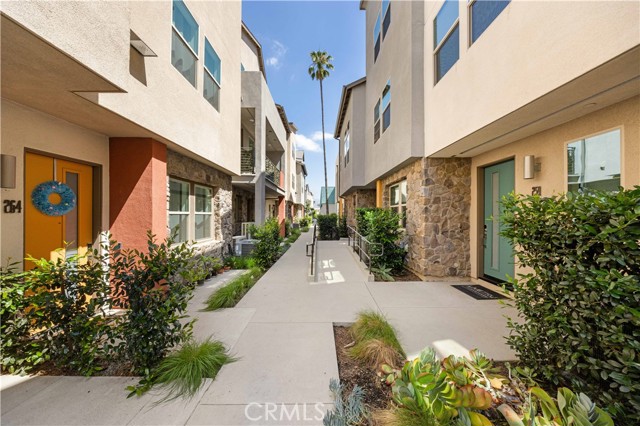 Detail Gallery Image 3 of 41 For 259 Pin Ln, Covina,  CA 91722 - 3 Beds | 3 Baths