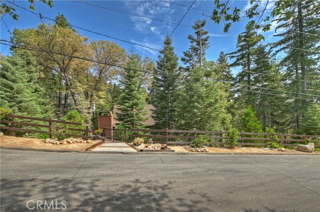 Detail Gallery Image 14 of 57 For 26146 Circle Dr, Lake Arrowhead,  CA 92352 - 3 Beds | 2 Baths