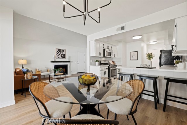 25273 Avenida Dorena, Newhall CA: https://media.crmls.org/medias/5d0ed3d0-aed0-4238-950b-e38306e5fbb6.jpg