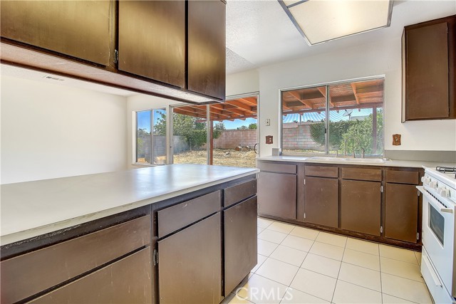Detail Gallery Image 13 of 32 For 10349 Brookway Pl, Riverside,  CA 92505 - 4 Beds | 2 Baths
