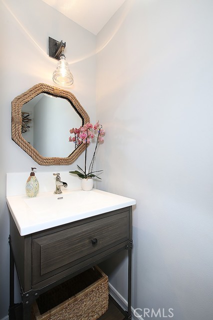 Detail Gallery Image 8 of 24 For 554 Hazel Dr, Corona Del Mar,  CA 92625 - 3 Beds | 2 Baths